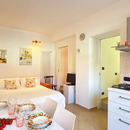 Garage E Posto Auto - Relax A 150 Mt Dal Mare