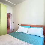 Garage E Posto Auto - Relax A 150 Mt Dal Mare شقة *
