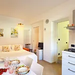 Garage E Posto Auto - Relax A 150 Mt Dal Mare