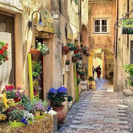 Garage E Posto Auto - Relax A 150 Mt Dal Mare Apartment Borgio Verezzi