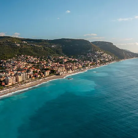 Garage E Posto Auto - Relax A 150 Mt Dal Mare