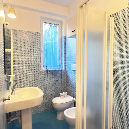 Garage E Posto Auto - Relax A 150 Mt Dal Mare Borgio Verezzi